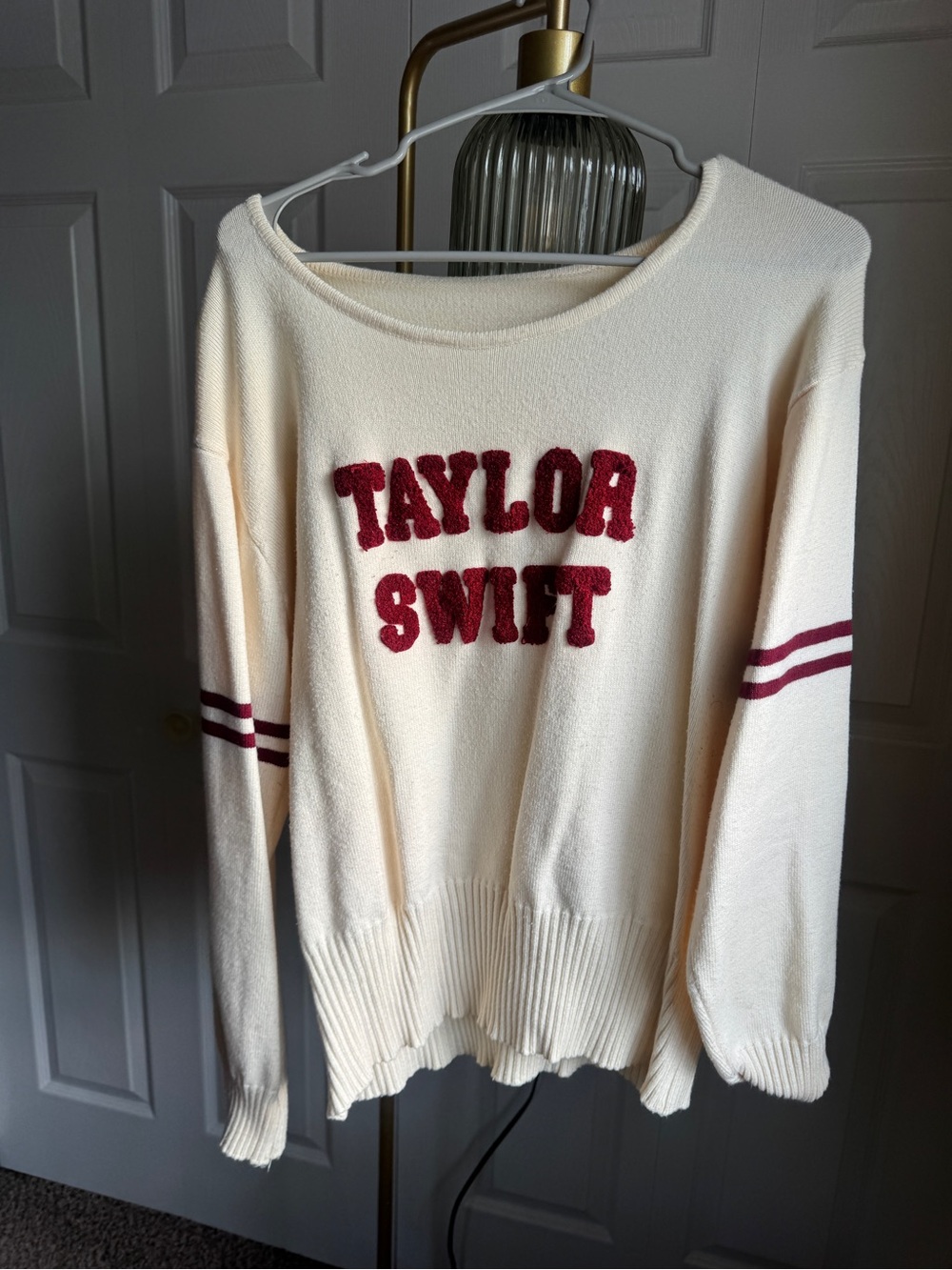 Taylor Swift RED sweater XL